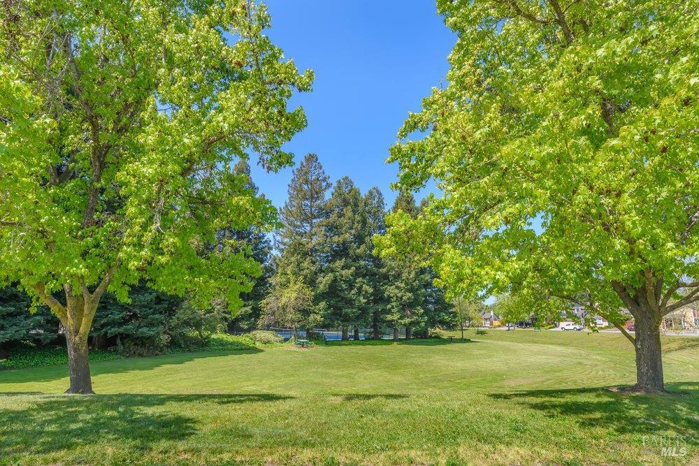 Detail Gallery Image 37 of 45 For 1610 Northstar Dr, Petaluma,  CA 94954 - 3 Beds | 2/1 Baths