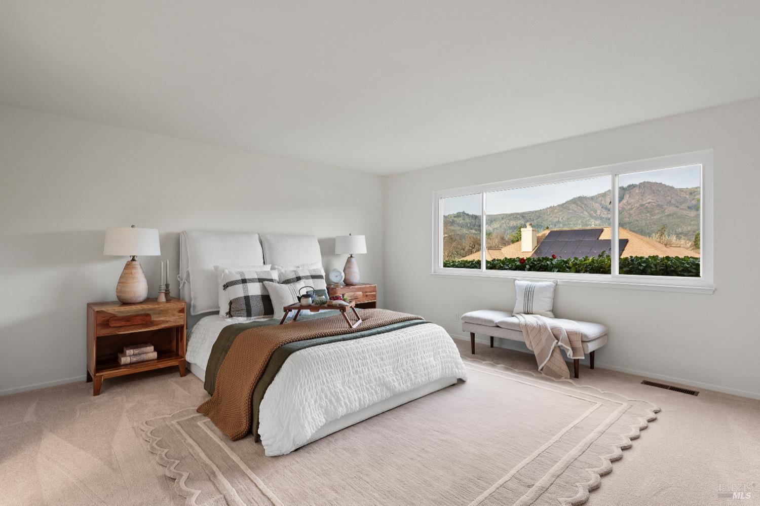 Detail Gallery Image 4 of 53 For 408 Woodley Way, Santa Rosa,  CA 95409 - 3 Beds | 2/1 Baths