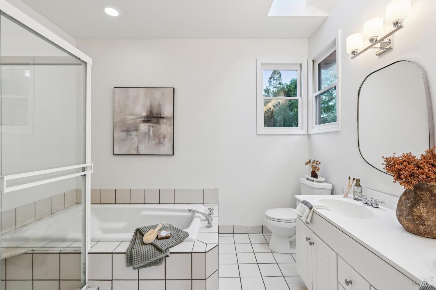 Detail Gallery Image 37 of 66 For 405 Laverne Ave, Mill Valley,  CA 94941 - 5 Beds | 4 Baths