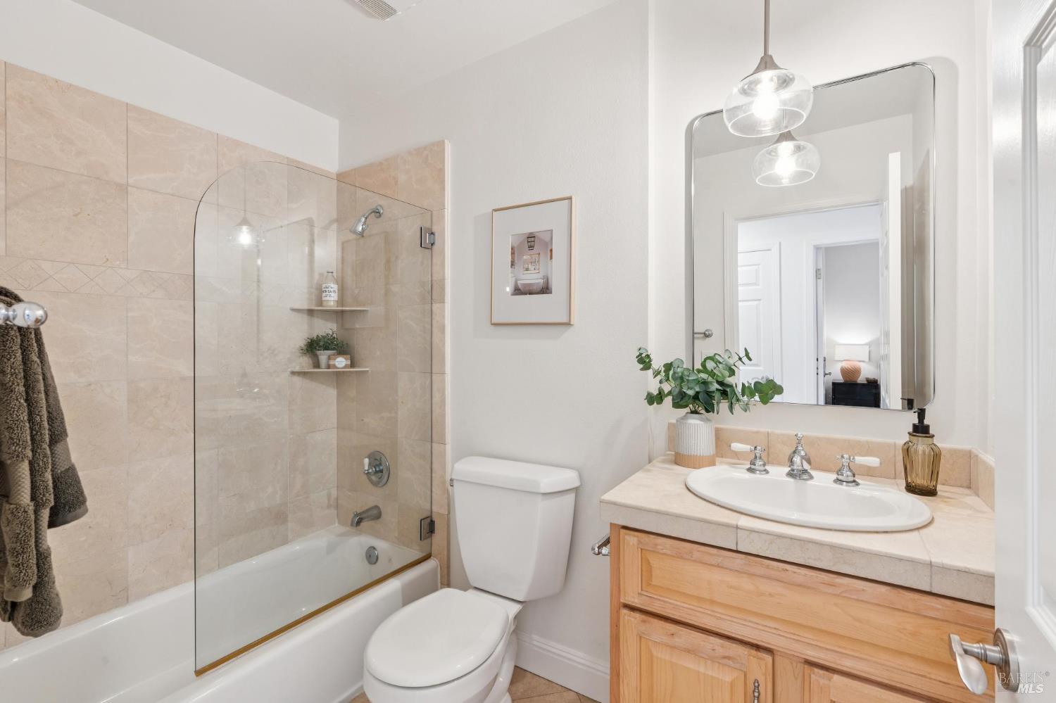 Detail Gallery Image 45 of 66 For 405 Laverne Ave, Mill Valley,  CA 94941 - 5 Beds | 4 Baths