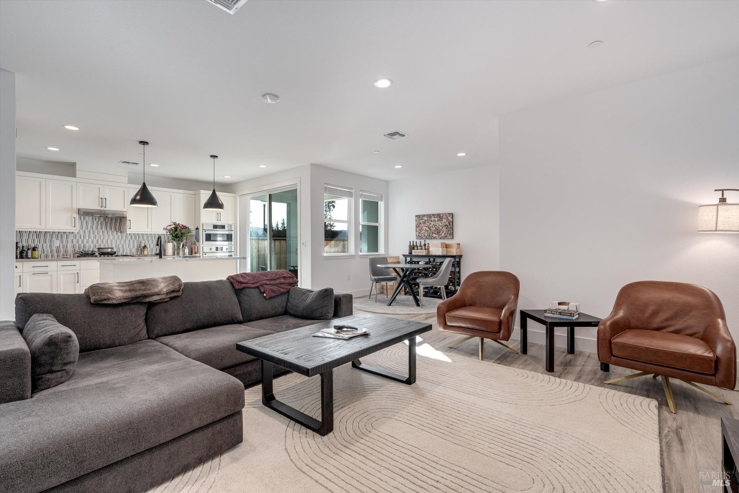 Detail Gallery Image 17 of 45 For 303 Flagship Dr, Napa,  CA 94558 - 4 Beds | 3 Baths