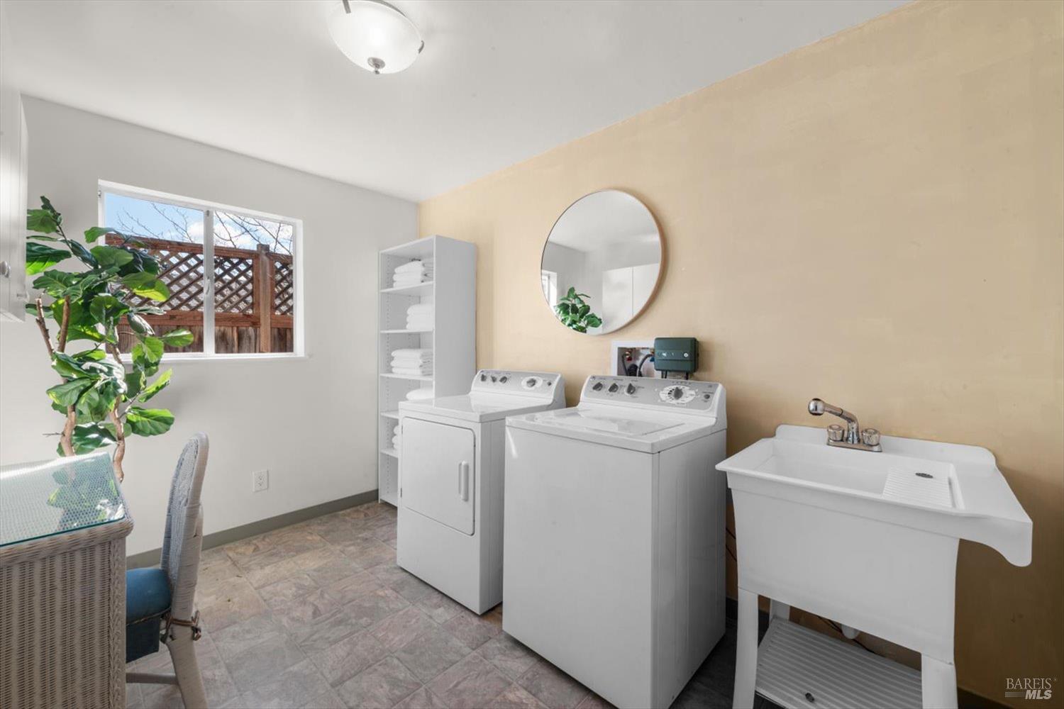 Detail Gallery Image 36 of 38 For 1841 Spring Mountain Rd, Saint Helena,  CA 94574 - 3 Beds | 2 Baths