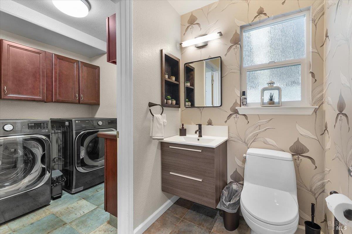 Detail Gallery Image 17 of 54 For 1631 Gamay St, Santa Rosa,  CA 95403 - 3 Beds | 2/1 Baths