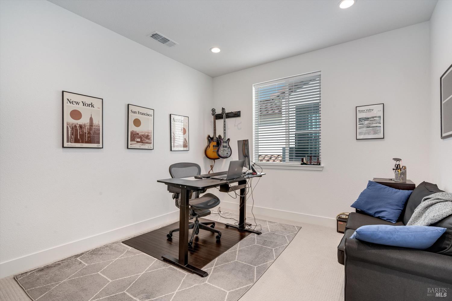 Detail Gallery Image 31 of 45 For 303 Flagship Dr, Napa,  CA 94558 - 4 Beds | 3 Baths