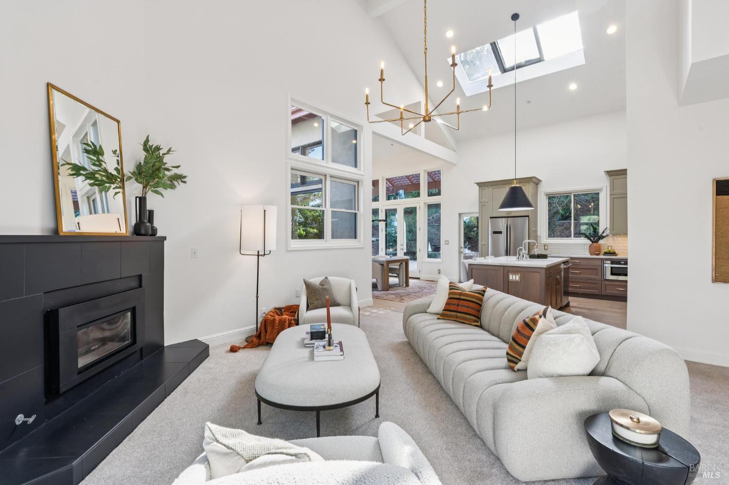 Detail Gallery Image 12 of 66 For 405 Laverne Ave, Mill Valley,  CA 94941 - 5 Beds | 4 Baths