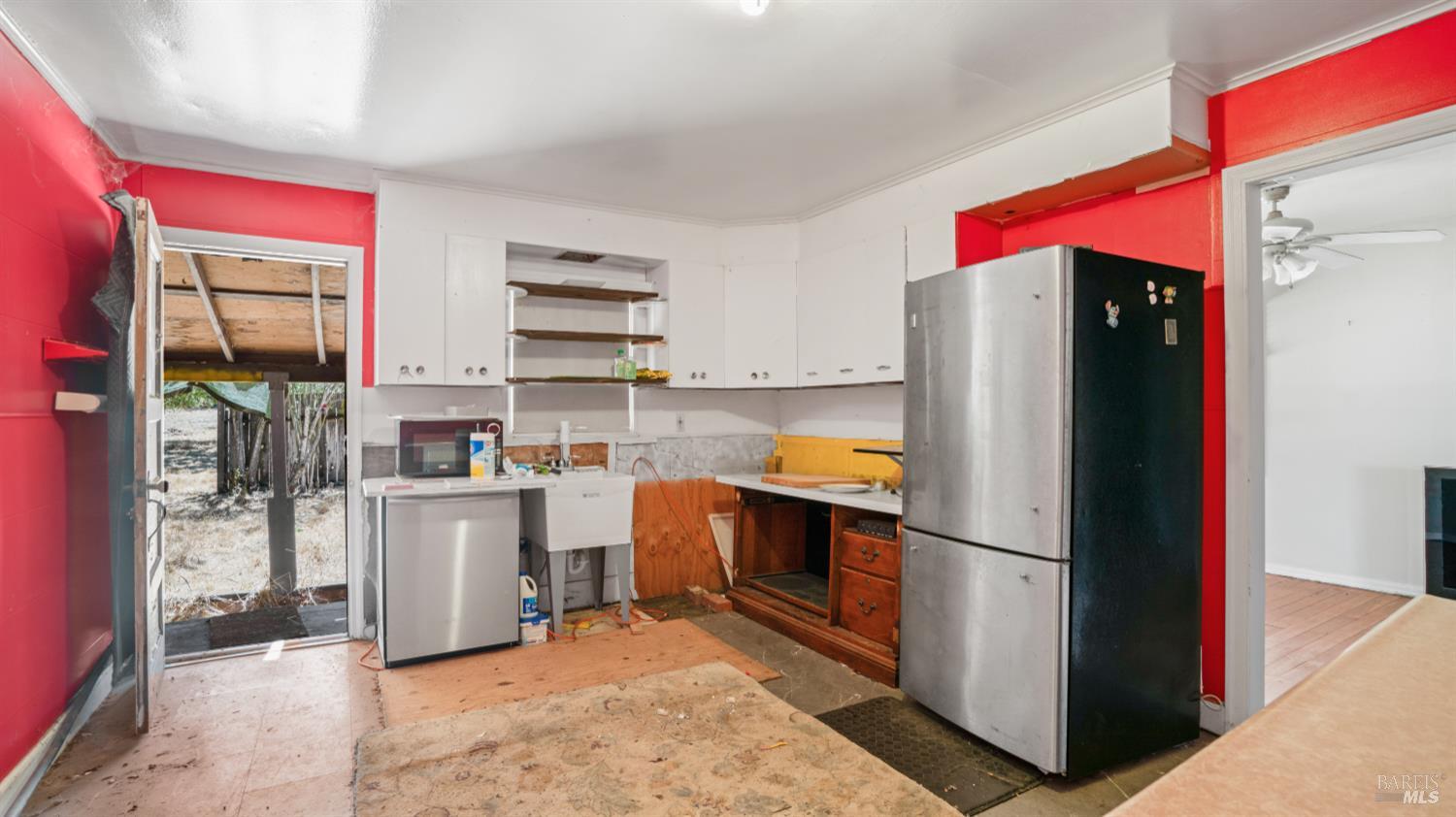 Detail Gallery Image 12 of 37 For 1280 Petaluma Blvd, Petaluma,  CA 94952 - 3 Beds | 1 Baths