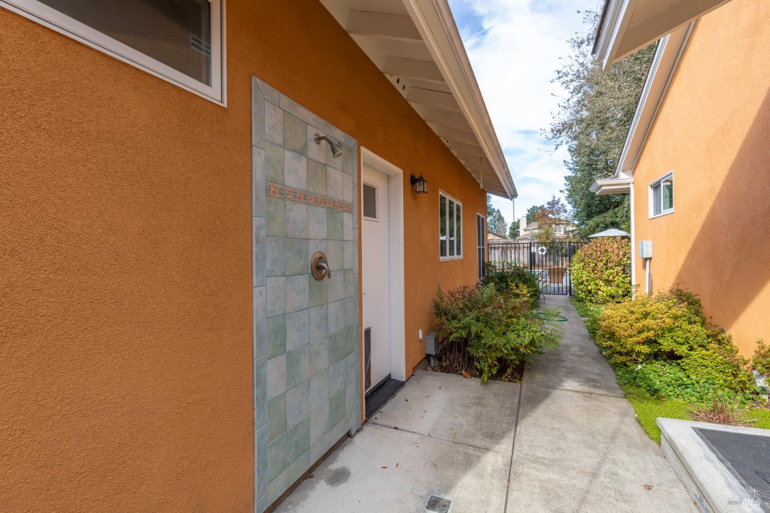 Detail Gallery Image 37 of 40 For 9821 Dawn Way, Windsor,  CA 95492 - 5 Beds | 4 Baths