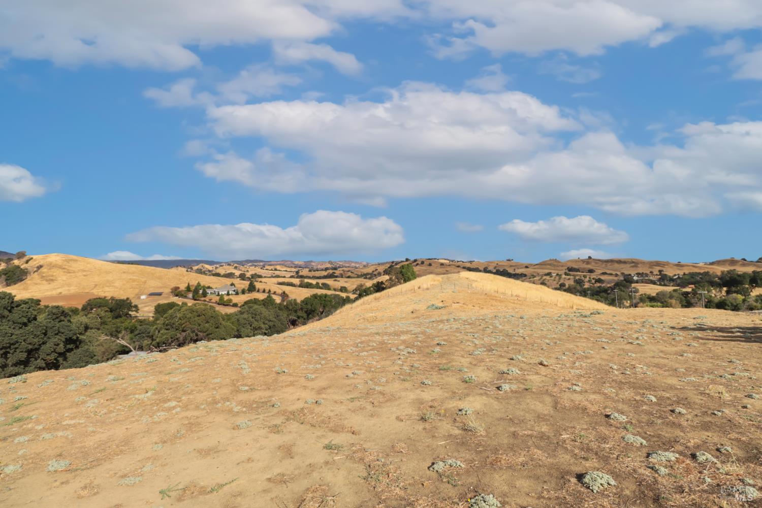 Detail Gallery Image 17 of 99 For 3945 Joslin Ln, Vacaville,  CA 95688 - 6 Beds | 5/4 Baths