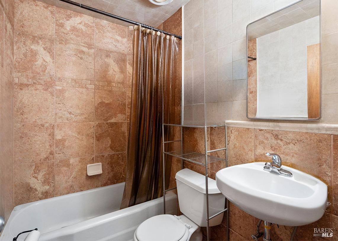 Detail Gallery Image 14 of 15 For 715 Drake Ave, Sausalito,  CA 94965 - 2 Beds | 1 Baths