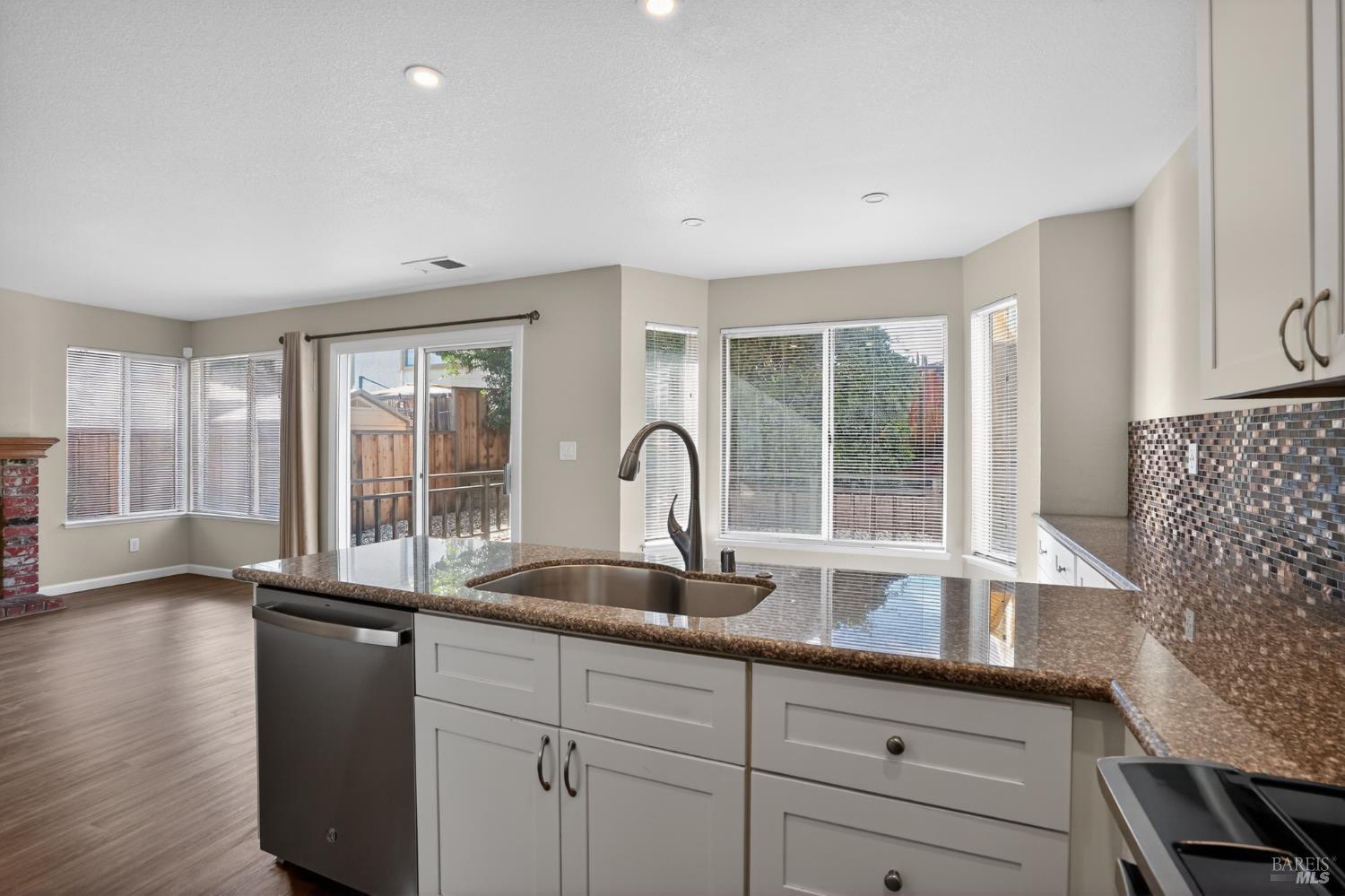 Detail Gallery Image 11 of 30 For 3537 Centennial Dr, Antioch,  CA 94509 - 4 Beds | 2/1 Baths