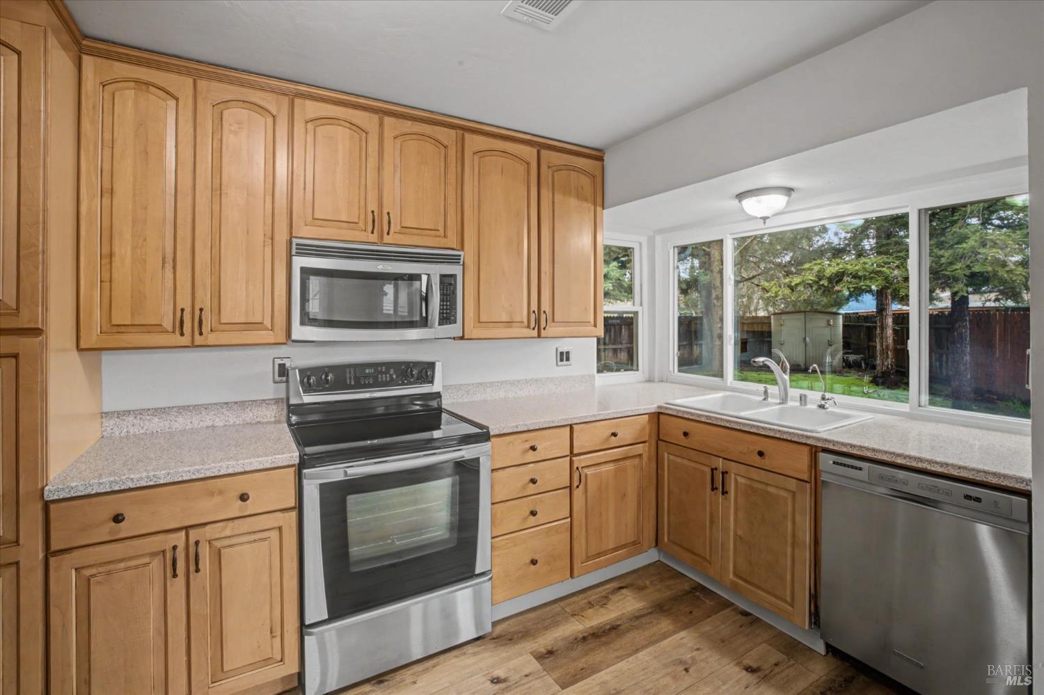 Detail Gallery Image 9 of 36 For 1213 Sprig Ct, Fairfield,  CA 94533 - 3 Beds | 2 Baths