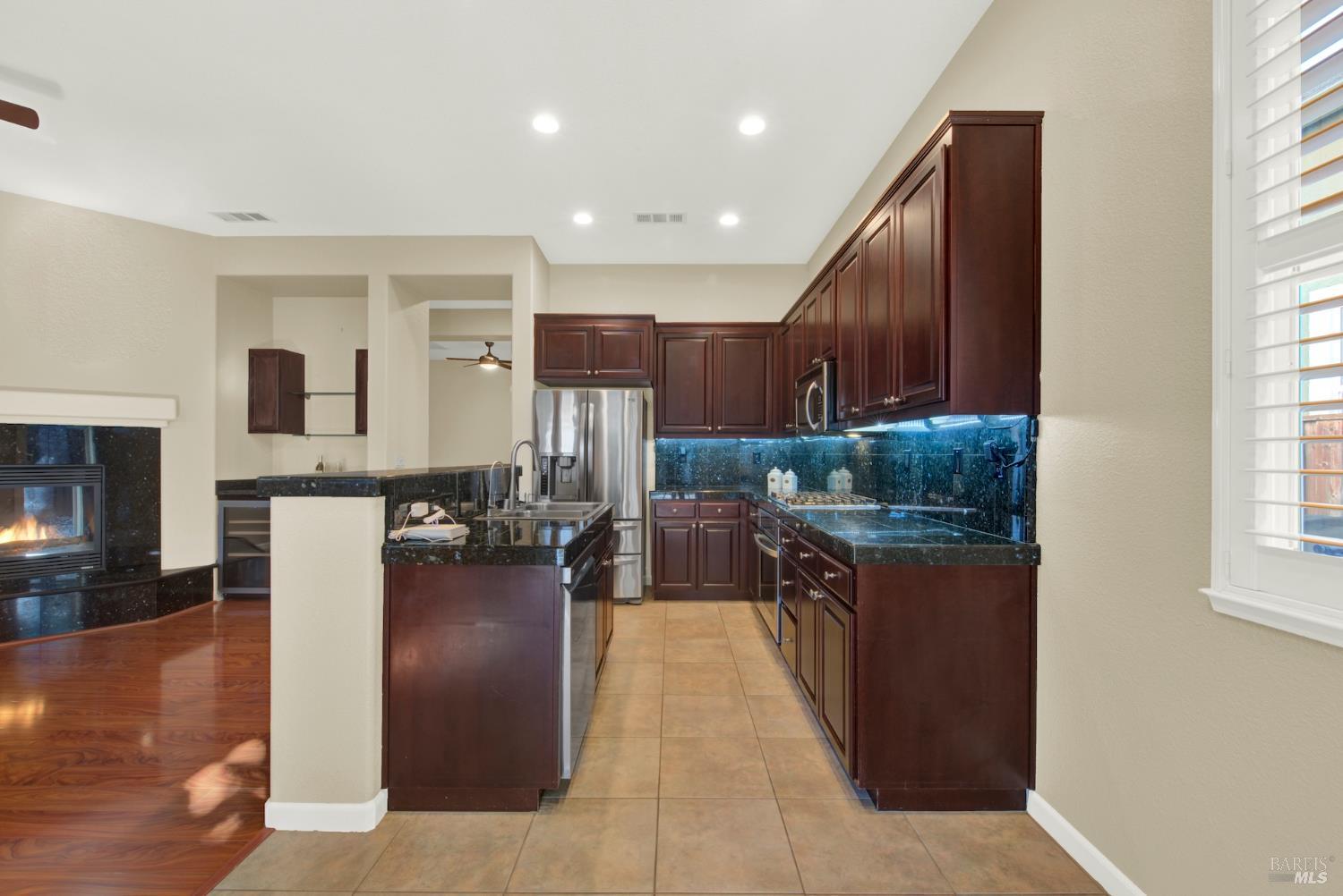 Detail Gallery Image 18 of 71 For 3007 Norwich Ct, Vacaville,  CA 95687 - 3 Beds | 2 Baths