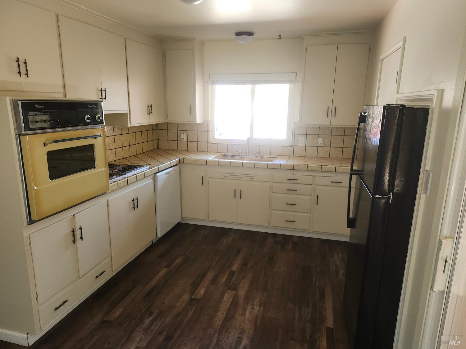 Detail Gallery Image 3 of 13 For 1338 Rose Ave, Ukiah,  CA 95482 - 3 Beds | 2 Baths