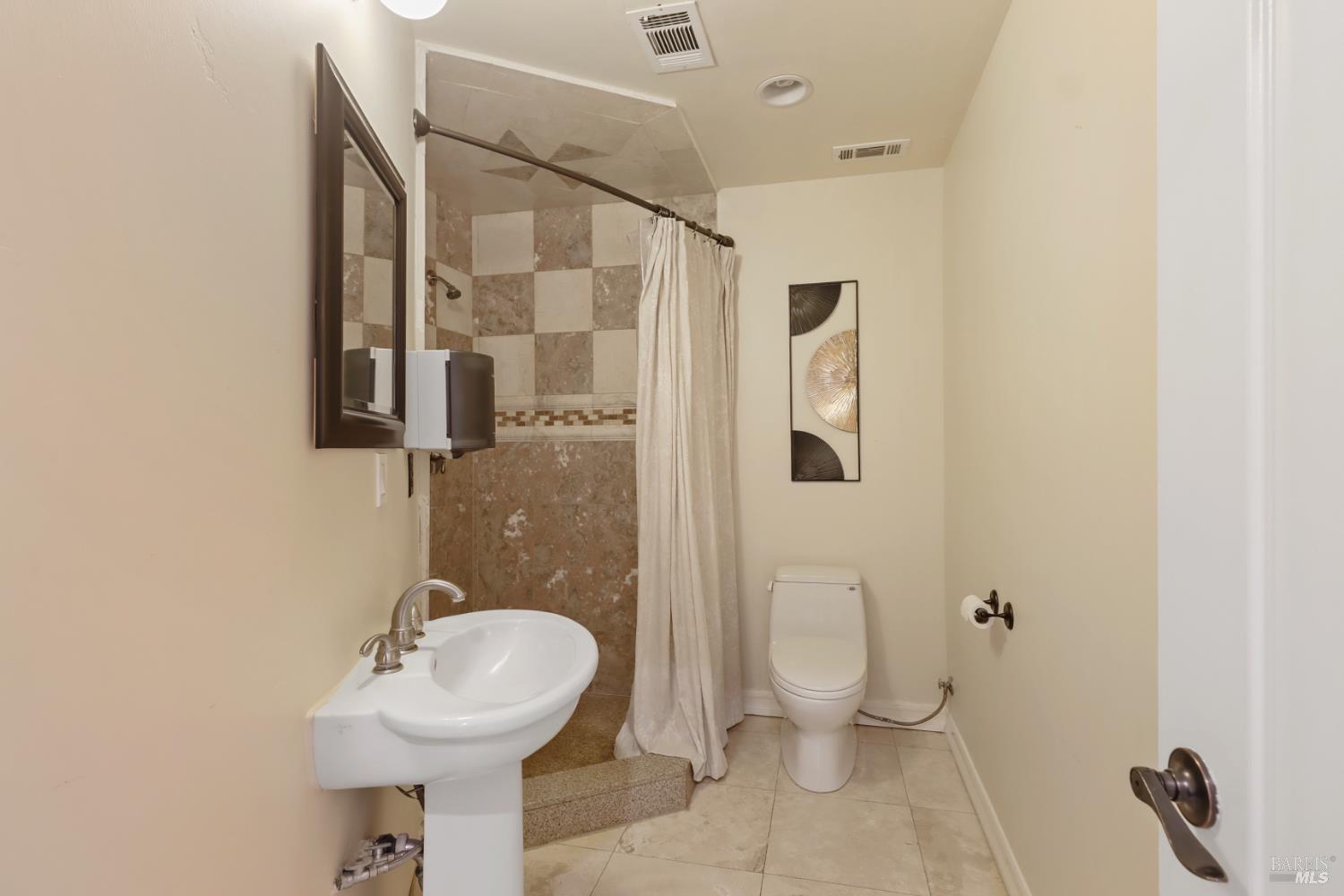 Detail Gallery Image 50 of 99 For 3945 Joslin Ln, Vacaville,  CA 95688 - 6 Beds | 5/4 Baths