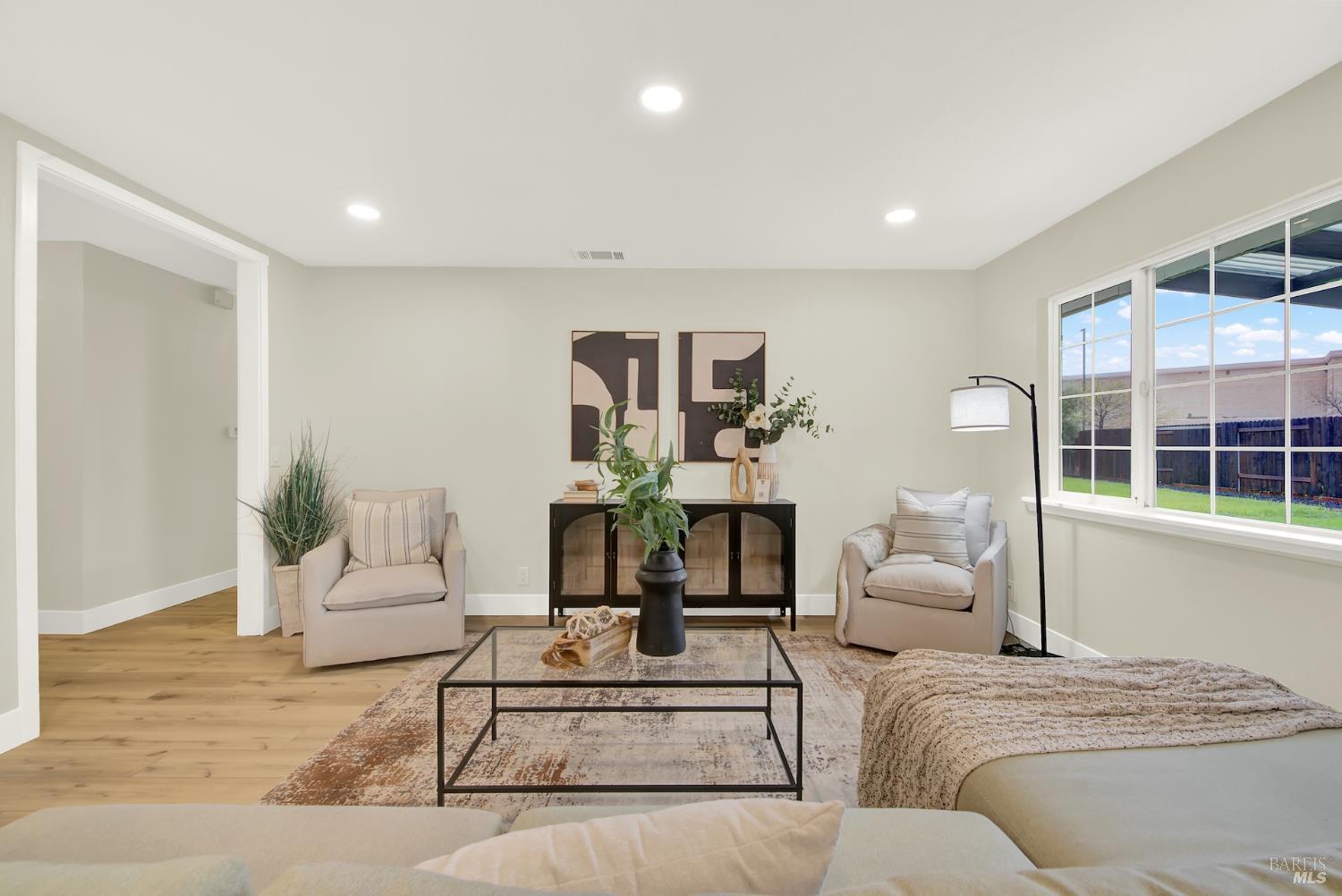 Detail Gallery Image 14 of 37 For 880 Trysail Ct, Vacaville,  CA 95687 - 4 Beds | 2 Baths