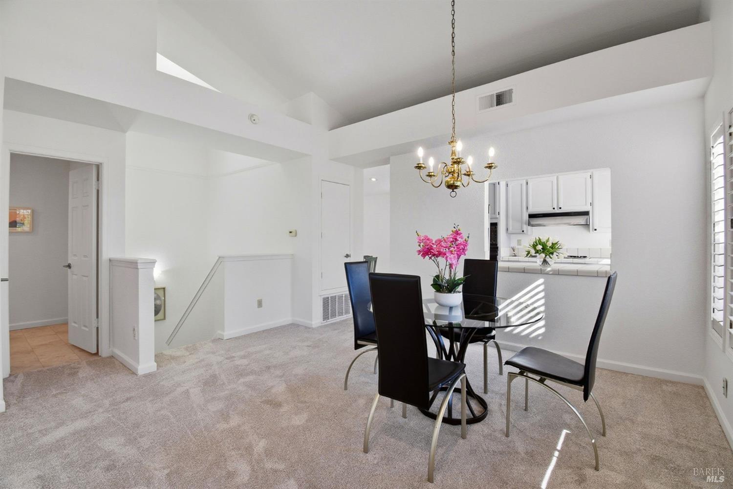 Detail Gallery Image 28 of 53 For 2016 Stonefield Ln, Santa Rosa,  CA 95403 - 3 Beds | 2/1 Baths