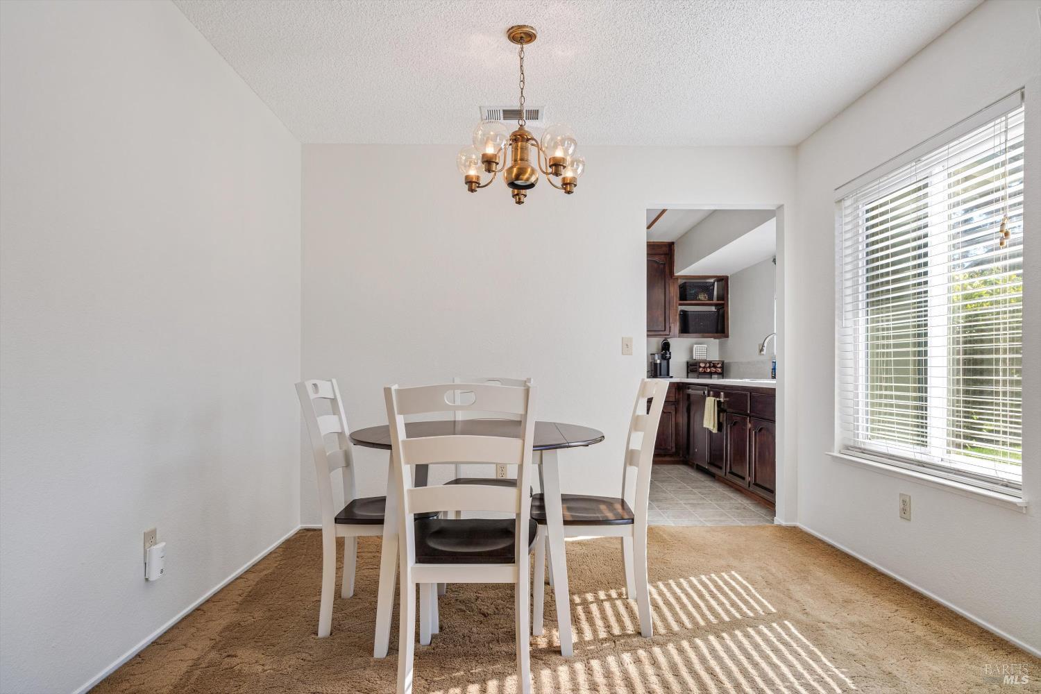 Detail Gallery Image 7 of 22 For 1403 Shasta St, Suisun City,  CA 94585 - 3 Beds | 2 Baths