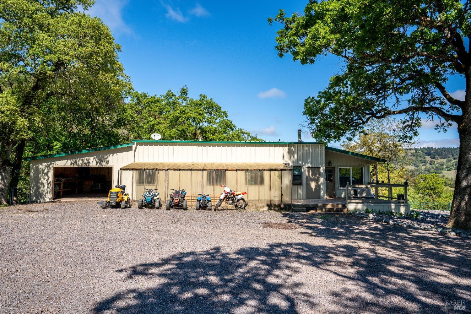 Detail Gallery Image 40 of 91 For 5510 Parducci Rd, Ukiah,  CA 95482 - 3 Beds | 3 Baths