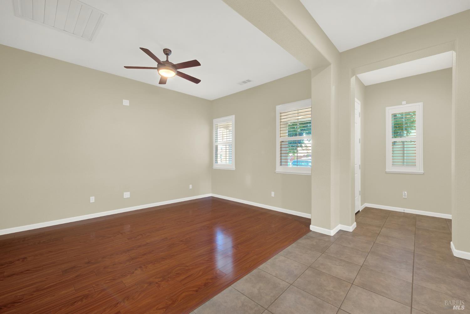 Detail Gallery Image 7 of 71 For 3007 Norwich Ct, Vacaville,  CA 95687 - 3 Beds | 2 Baths
