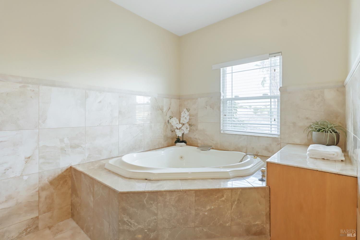 Detail Gallery Image 66 of 99 For 3945 Joslin Ln, Vacaville,  CA 95688 - 6 Beds | 5/4 Baths