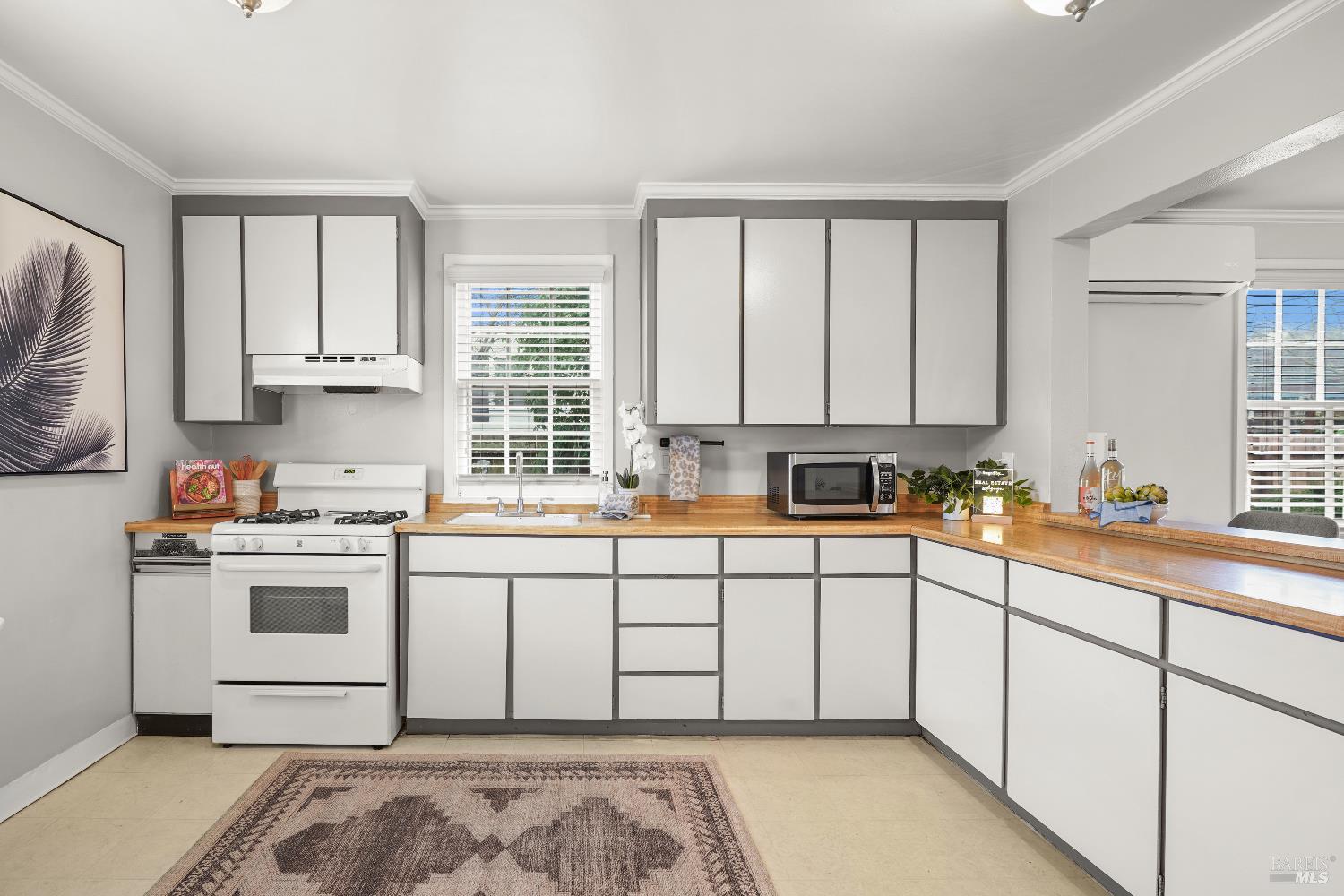 Detail Gallery Image 3 of 31 For 26 Baldwin St, Vallejo,  CA 94590 - 3 Beds | 1 Baths