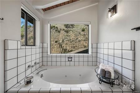 Detail Gallery Image 31 of 61 For 10165 Lakeshore Dr, Clearlake,  CA 95422 - 4 Beds | 3 Baths