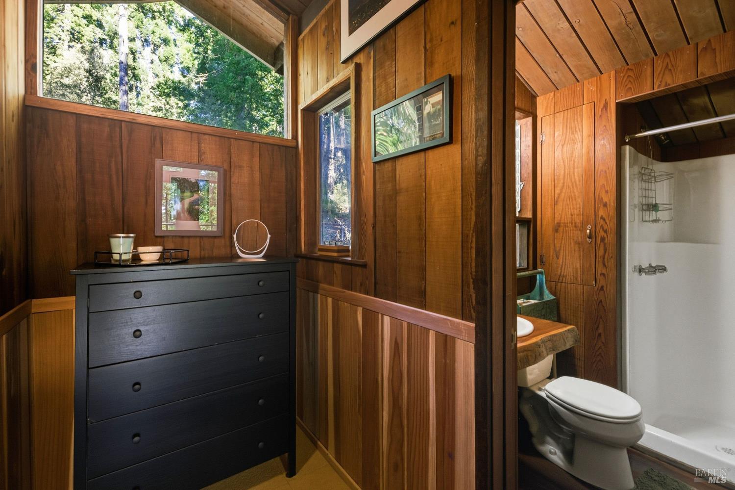 Detail Gallery Image 21 of 27 For 22000 Timber Cove Rd, Jenner,  CA 95450 - 2 Beds | 2 Baths