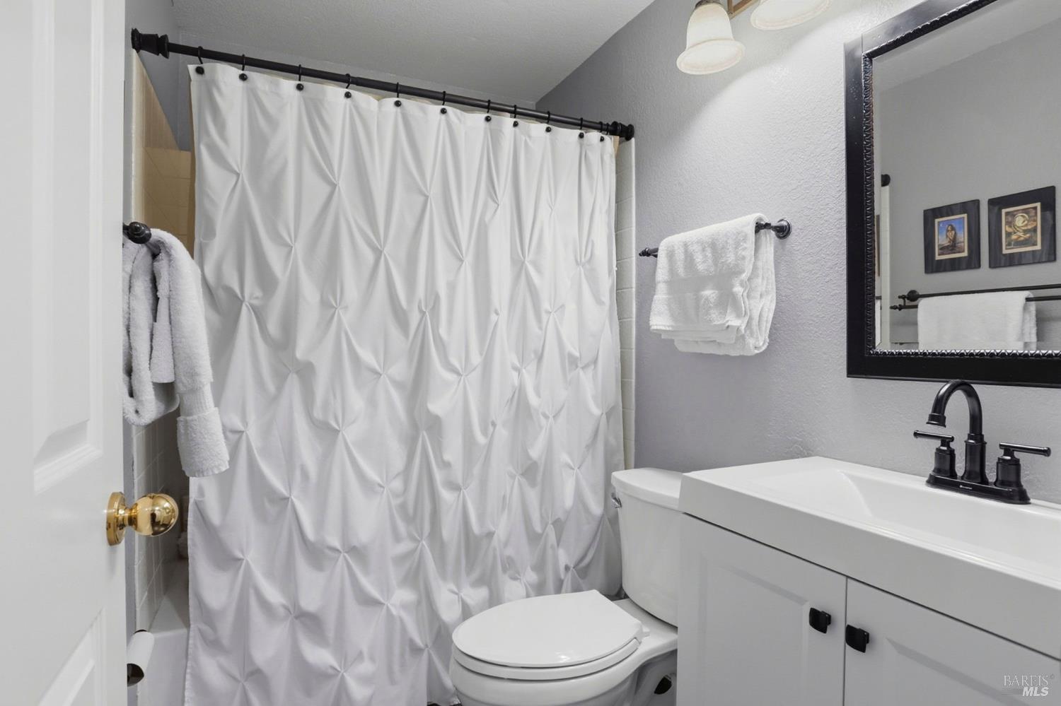 Detail Gallery Image 20 of 52 For 708 Owl Dr, Vacaville,  CA 95687 - 4 Beds | 3 Baths