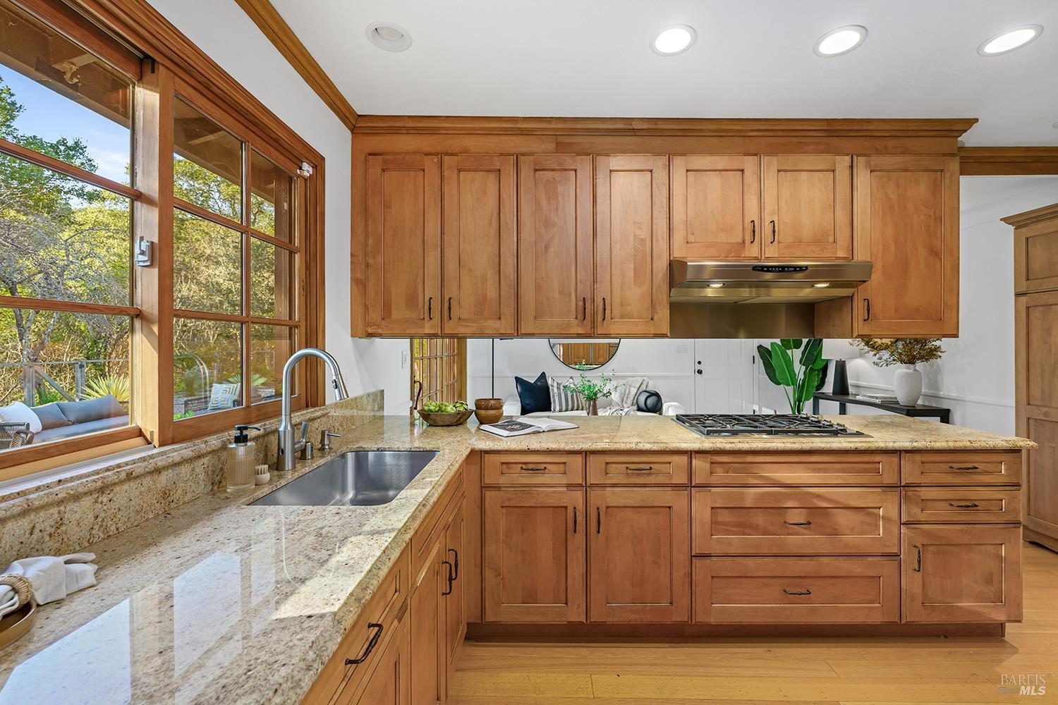 Detail Gallery Image 11 of 39 For 22 Paseo Mirasol Unkn, Tiburon,  CA 94920 - 4 Beds | 2 Baths