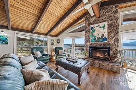 Detail Gallery Image 17 of 61 For 10165 Lakeshore Dr, Clearlake,  CA 95422 - 4 Beds | 3 Baths