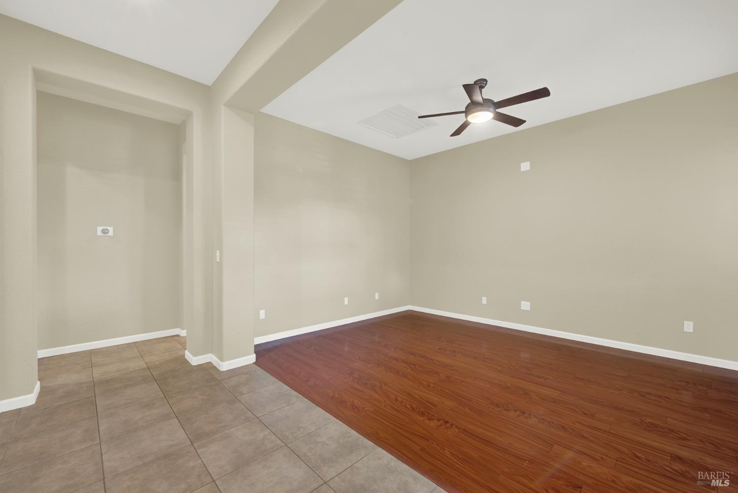 Detail Gallery Image 6 of 71 For 3007 Norwich Ct, Vacaville,  CA 95687 - 3 Beds | 2 Baths