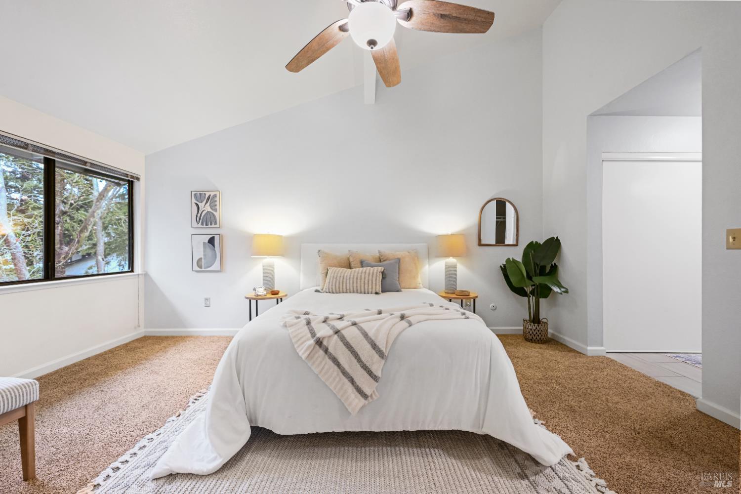 Detail Gallery Image 15 of 23 For 2403 Marylyn Cir, Petaluma,  CA 94954 - 3 Beds | 2/1 Baths