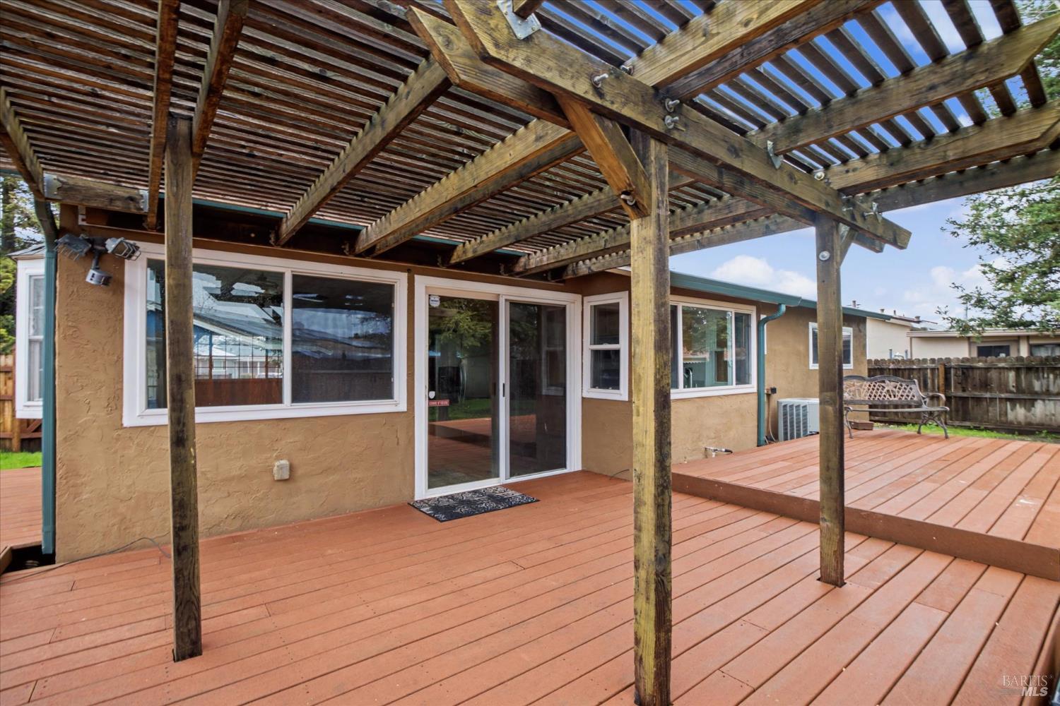 Detail Gallery Image 14 of 36 For 1213 Sprig Ct, Fairfield,  CA 94533 - 3 Beds | 2 Baths