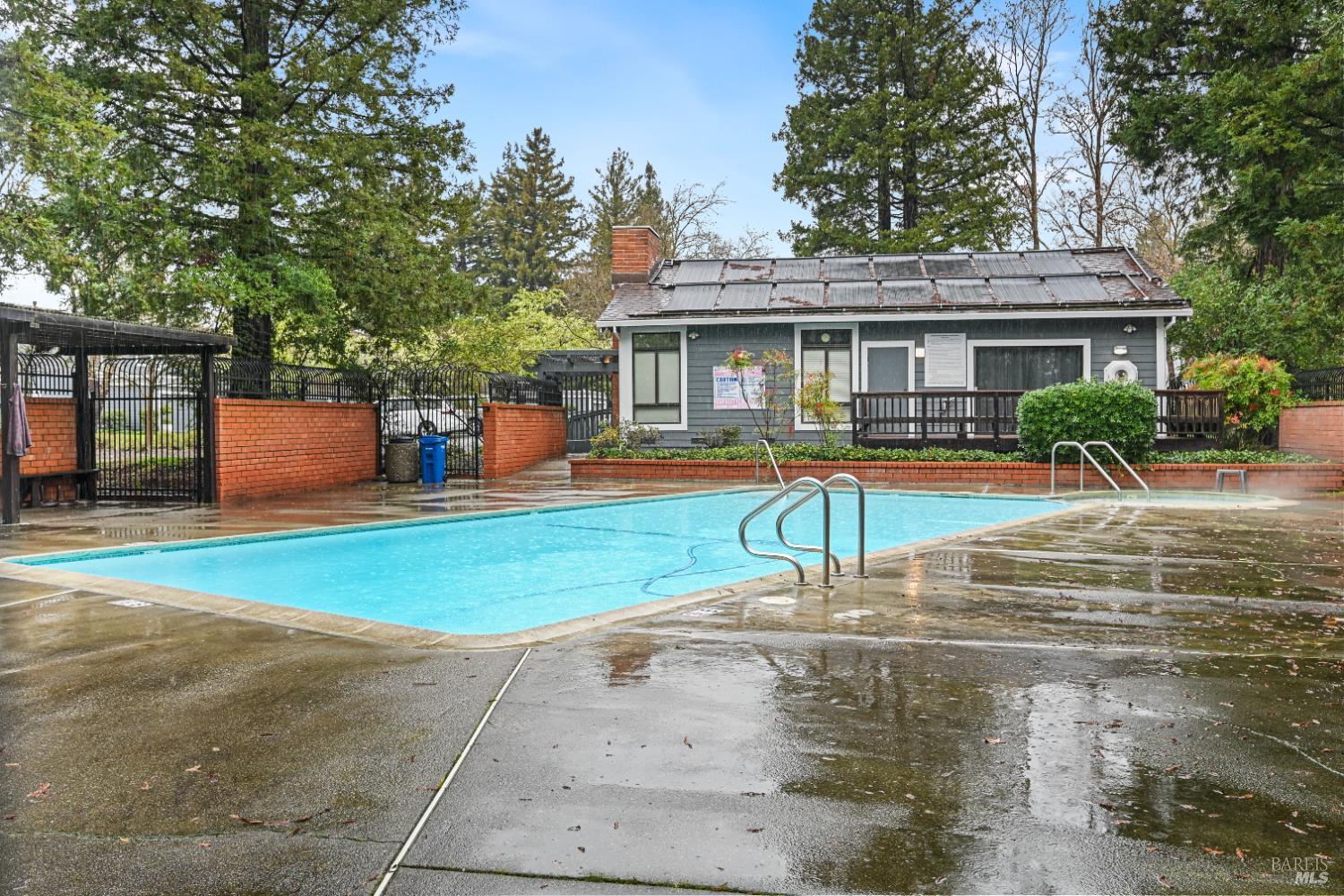 Detail Gallery Image 23 of 23 For 2403 Marylyn Cir, Petaluma,  CA 94954 - 3 Beds | 2/1 Baths