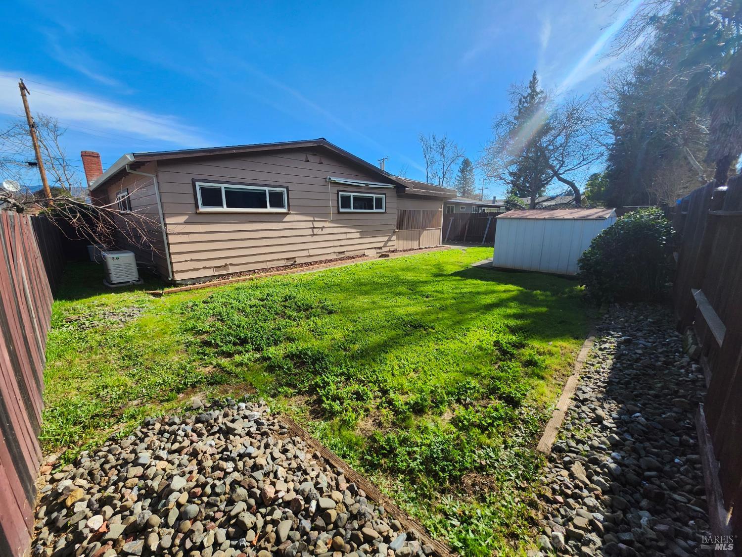 Detail Gallery Image 9 of 13 For 1338 Rose Ave, Ukiah,  CA 95482 - 3 Beds | 2 Baths