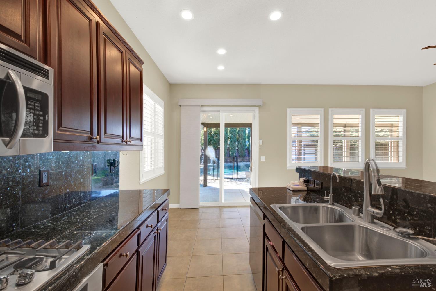Detail Gallery Image 23 of 71 For 3007 Norwich Ct, Vacaville,  CA 95687 - 3 Beds | 2 Baths