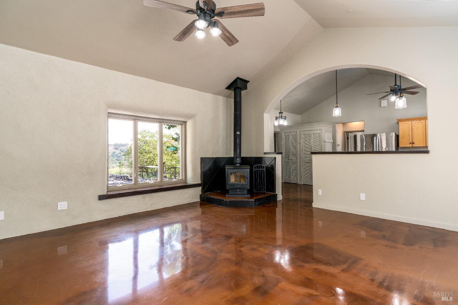 Detail Gallery Image 12 of 91 For 5510 Parducci Rd, Ukiah,  CA 95482 - 3 Beds | 3 Baths