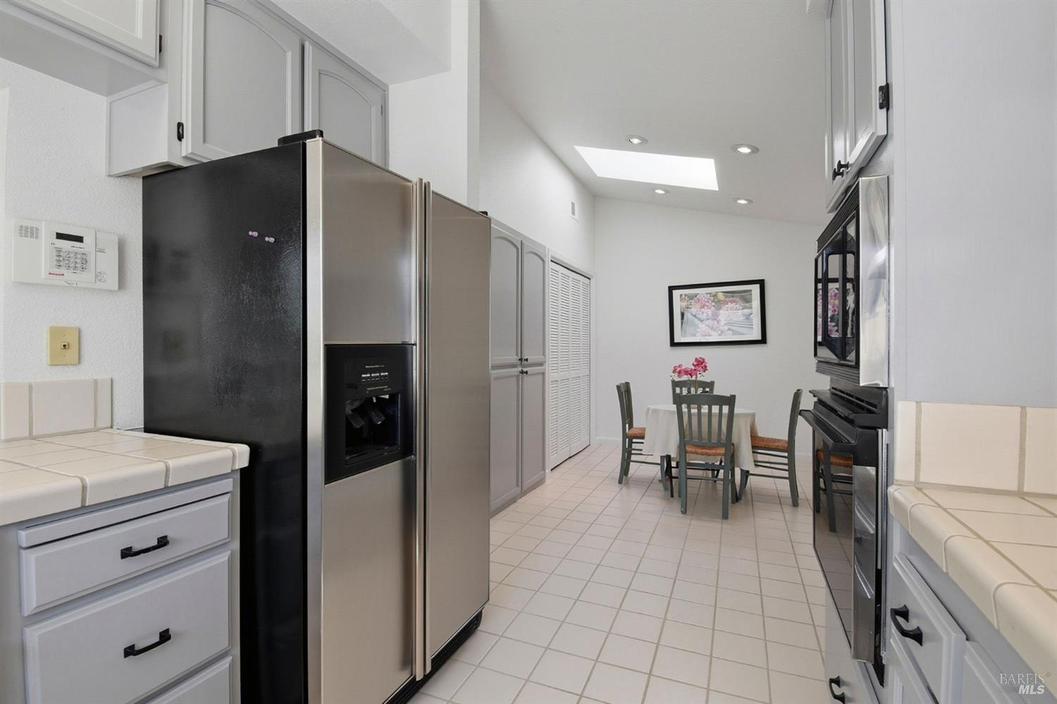 Detail Gallery Image 25 of 53 For 2016 Stonefield Ln, Santa Rosa,  CA 95403 - 3 Beds | 2/1 Baths