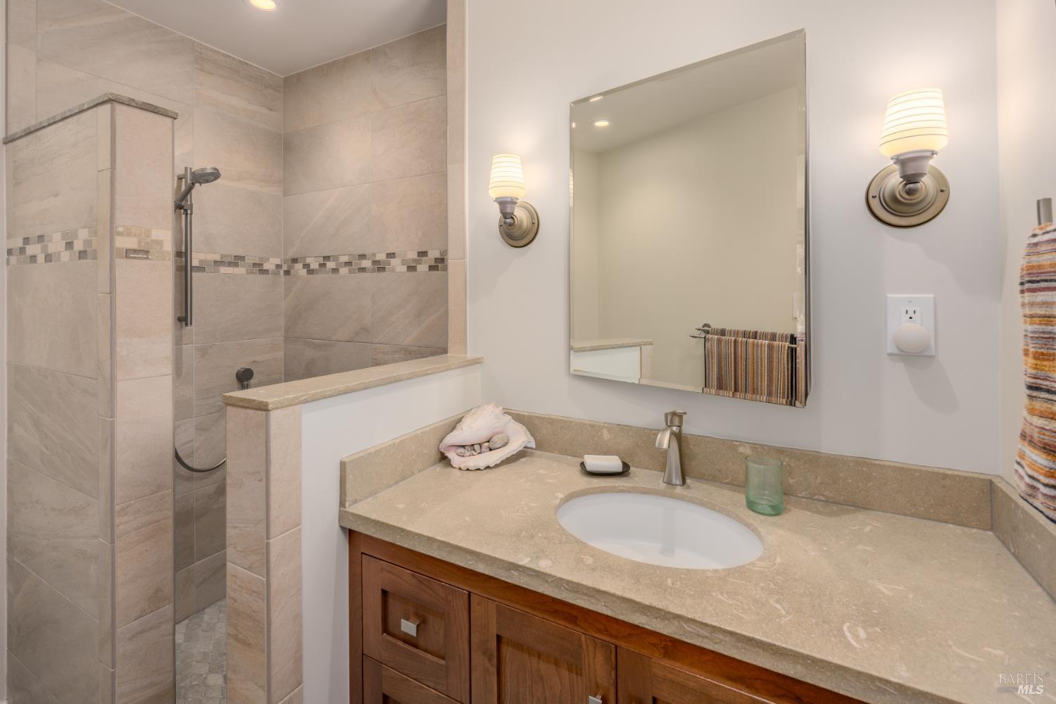 Detail Gallery Image 25 of 62 For 14856 Chalk Hill Rd, Healdsburg,  CA 95448 - 3 Beds | 2/1 Baths