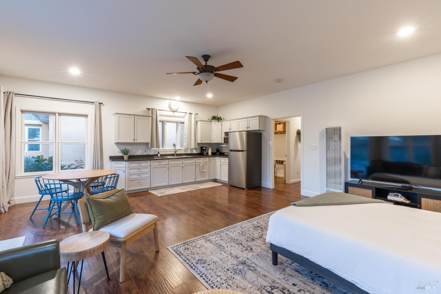 Detail Gallery Image 36 of 40 For 9821 Dawn Way, Windsor,  CA 95492 - 5 Beds | 4 Baths