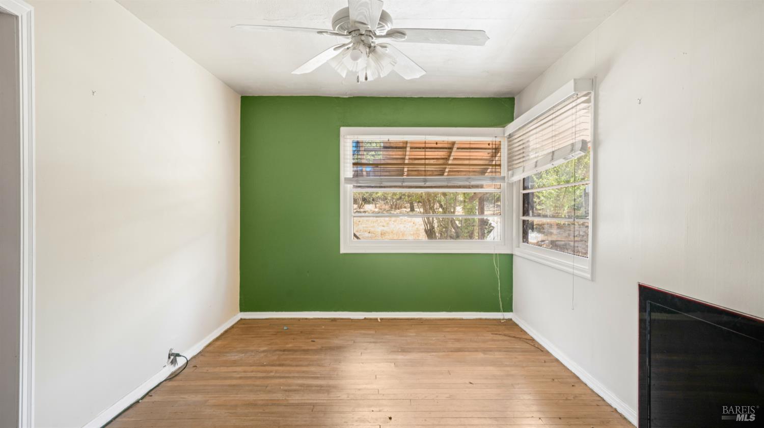 Detail Gallery Image 9 of 37 For 1280 Petaluma Blvd, Petaluma,  CA 94952 - 3 Beds | 1 Baths