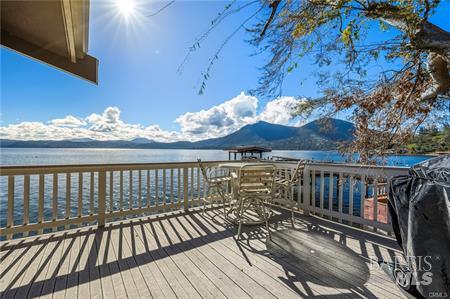 Detail Gallery Image 15 of 61 For 10165 Lakeshore Dr, Clearlake,  CA 95422 - 4 Beds | 3 Baths