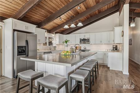 Detail Gallery Image 5 of 61 For 10165 Lakeshore Dr, Clearlake,  CA 95422 - 4 Beds | 3 Baths