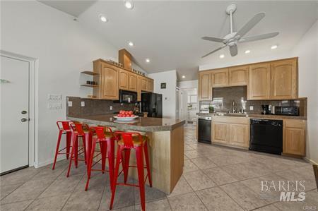 Detail Gallery Image 38 of 61 For 10165 Lakeshore Dr, Clearlake,  CA 95422 - 4 Beds | 3 Baths