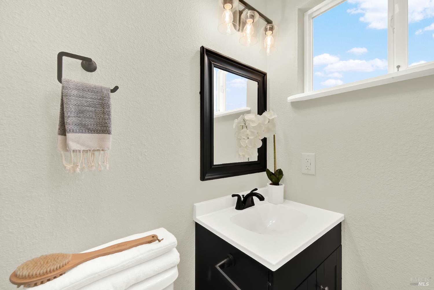 Detail Gallery Image 25 of 37 For 880 Trysail Ct, Vacaville,  CA 95687 - 4 Beds | 2 Baths