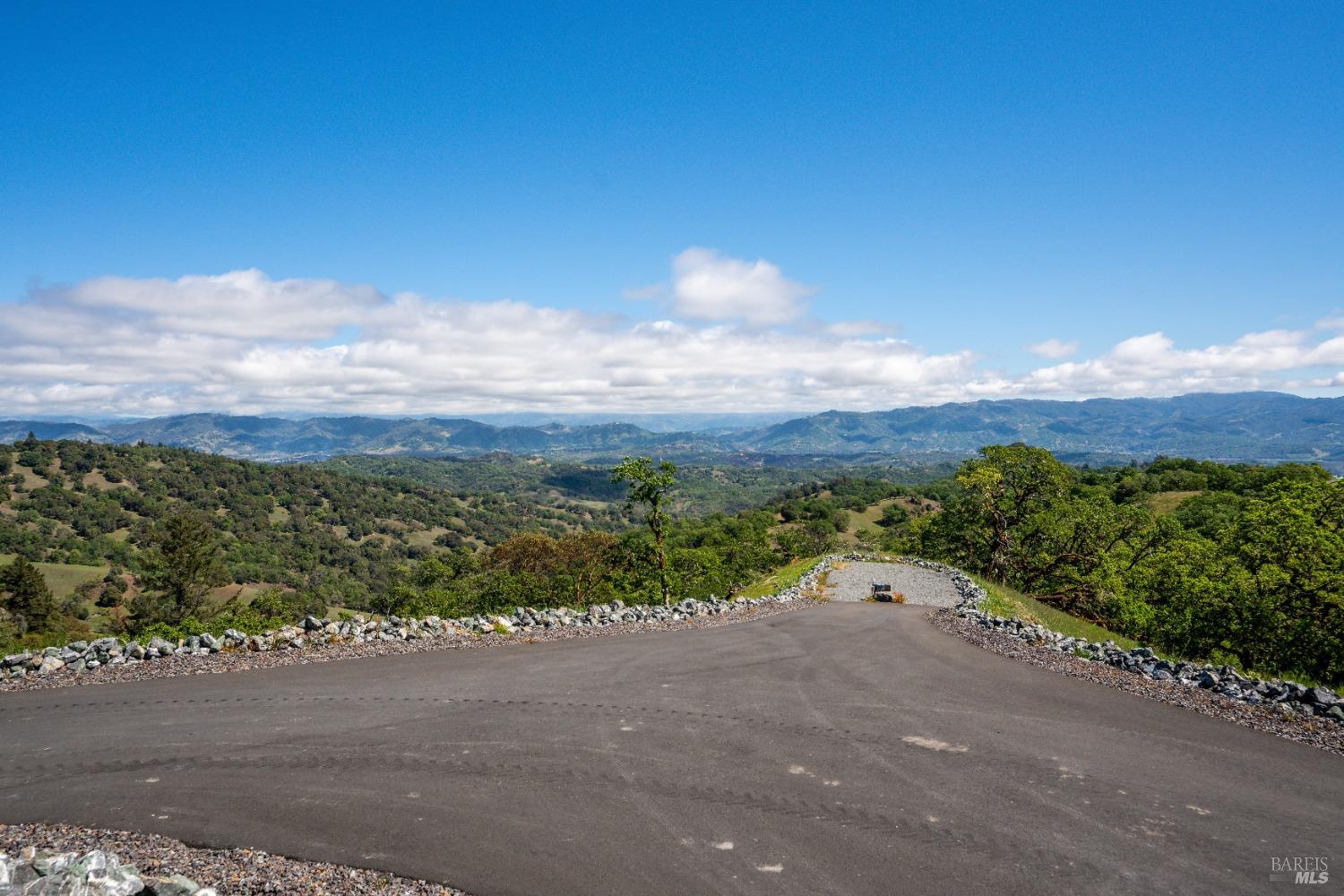 Detail Gallery Image 78 of 91 For 5510 Parducci Rd, Ukiah,  CA 95482 - 3 Beds | 3 Baths