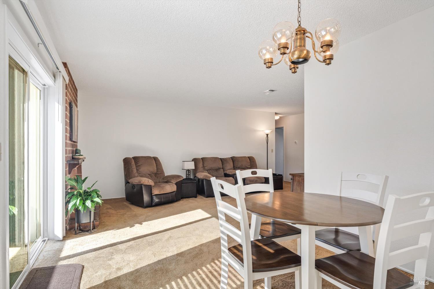 Detail Gallery Image 8 of 22 For 1403 Shasta St, Suisun City,  CA 94585 - 3 Beds | 2 Baths