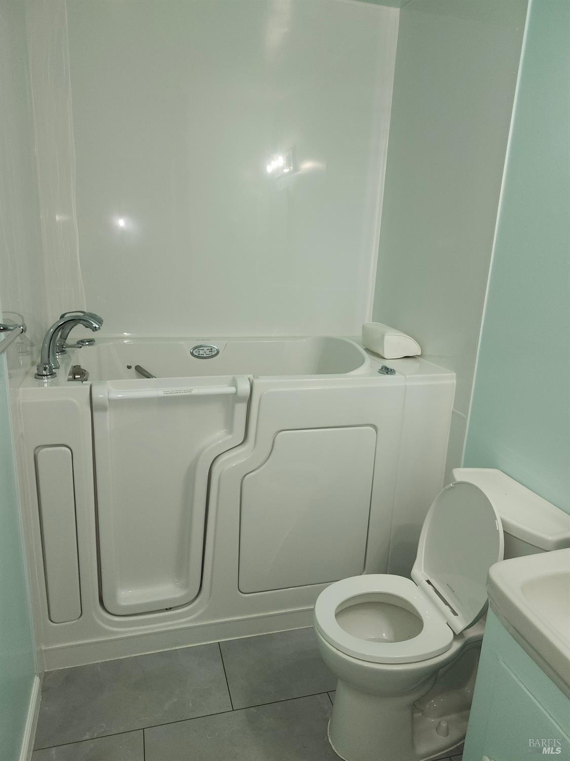 Detail Gallery Image 11 of 13 For 1338 Rose Ave, Ukiah,  CA 95482 - 3 Beds | 2 Baths