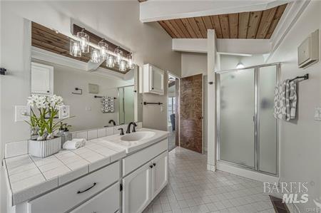 Detail Gallery Image 32 of 61 For 10165 Lakeshore Dr, Clearlake,  CA 95422 - 4 Beds | 3 Baths