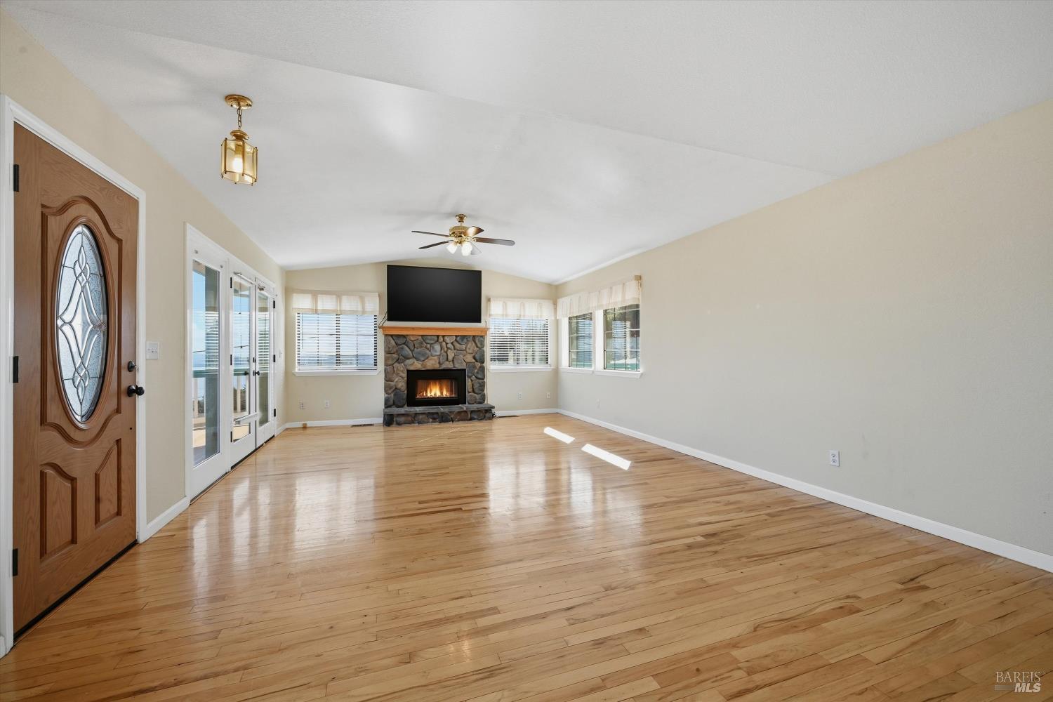 Detail Gallery Image 9 of 46 For 3469 Greenwood Dr, Kelseyville,  CA 95451 - 3 Beds | 2 Baths